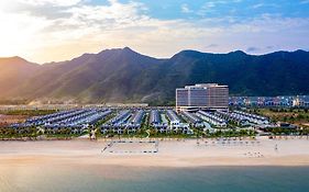 Wyndham Garden Sonasea Van Don